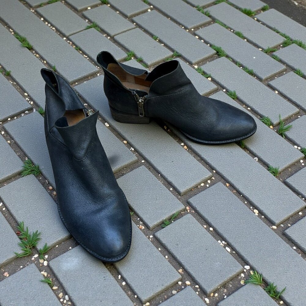 Seychelles Bait Black Leather Ankle Boots Booties Side Zip Size 6.5